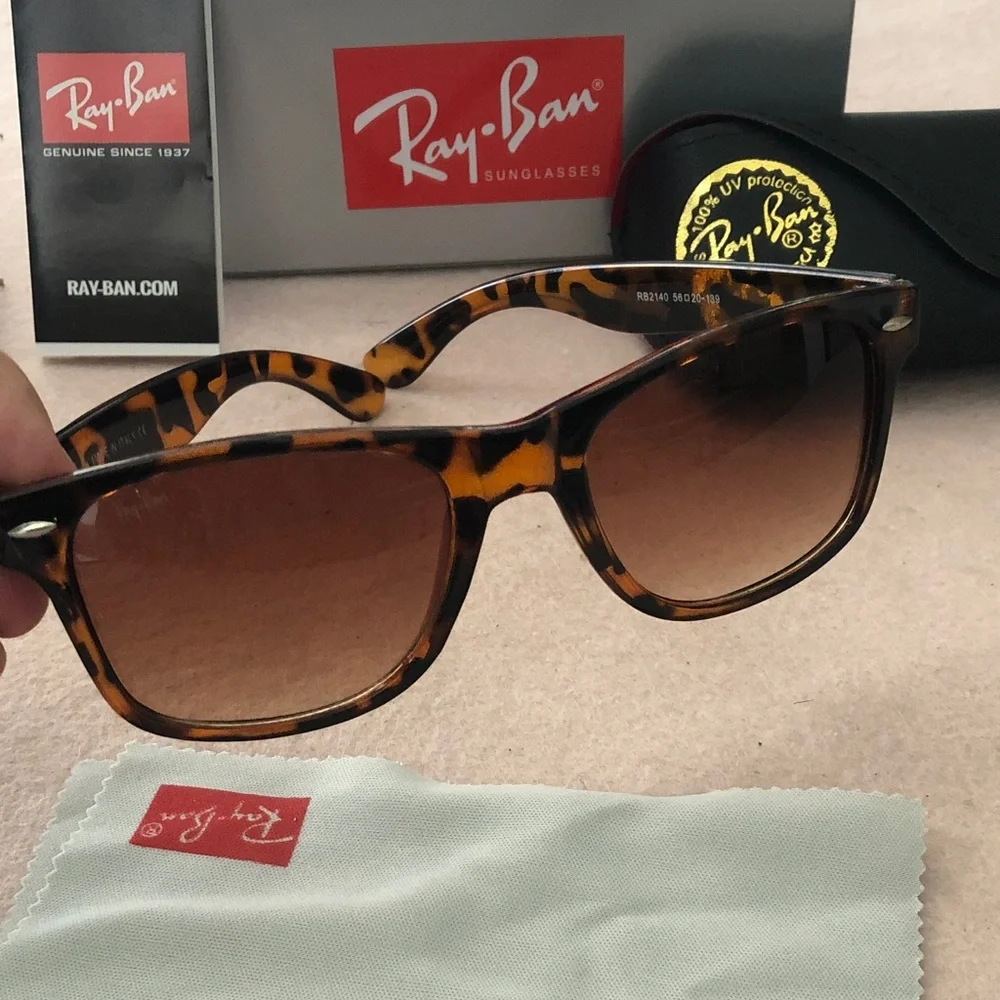 Ray-Ban Men's Tortoiseshell Frame Sunglasses with Brown Gradient Lenses